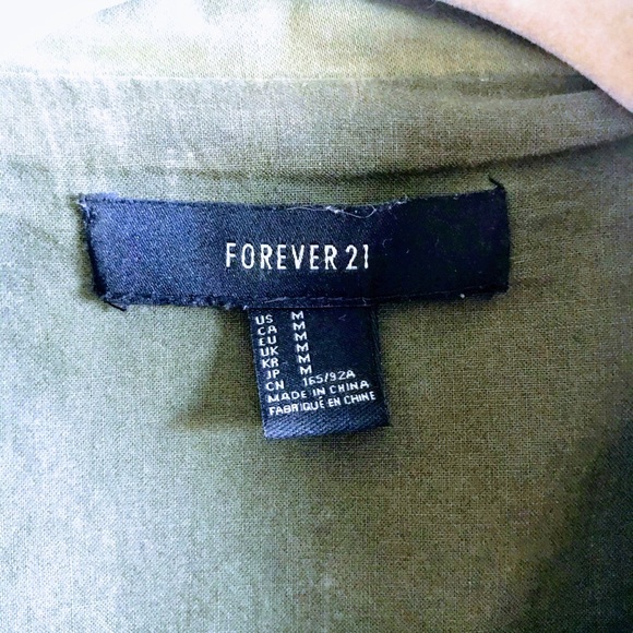 Utility jacket/vest with stud trim ⭐️ - Picture 8 of 8